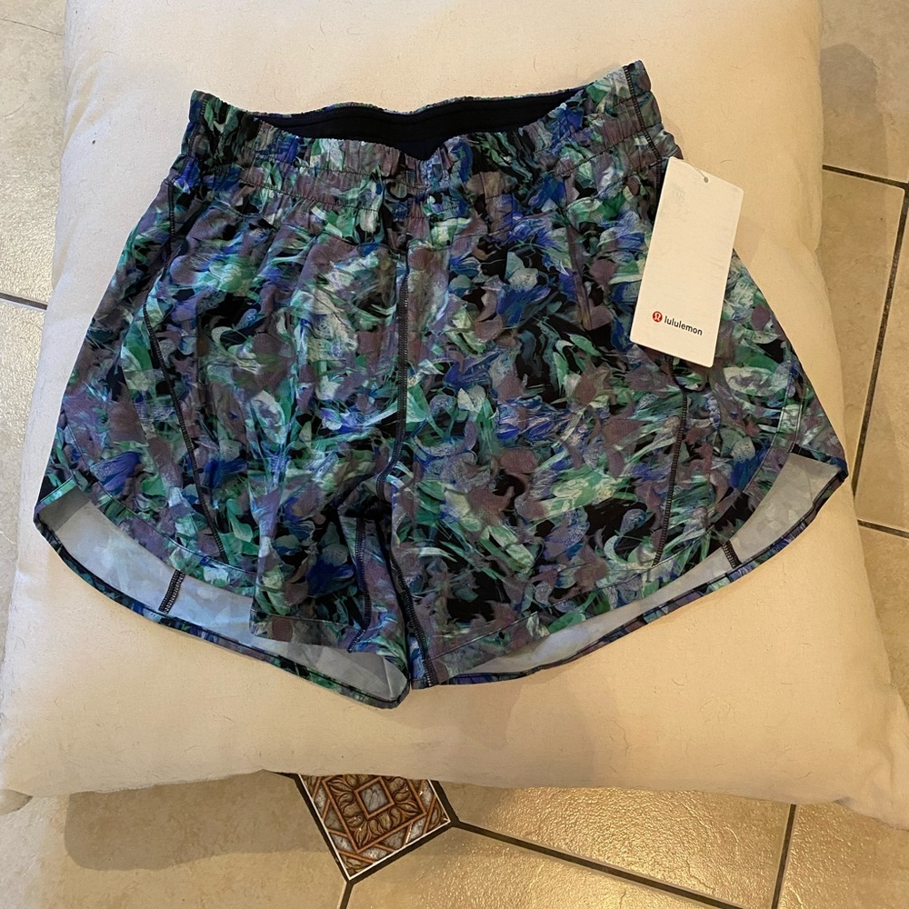Lululemon Track Shorts Sz 8 NWT